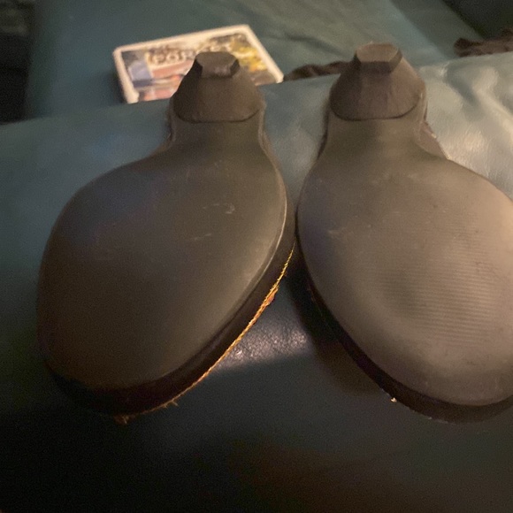 SALE! Appeal Embroidered & Beaded Multicoloured Slip Ons With Kitten Heels. 10. - Picture 2 of 6